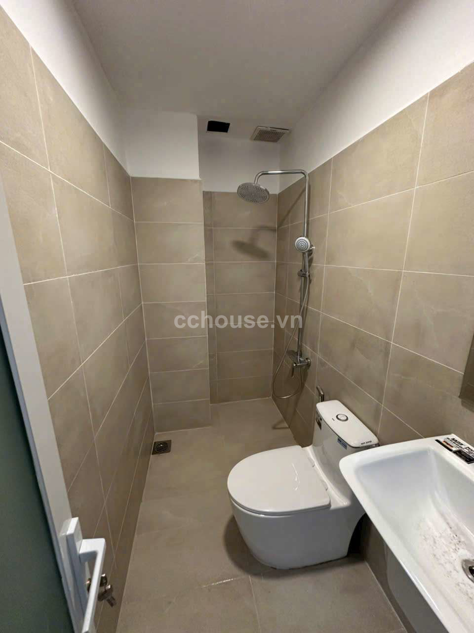 Hẻm 6m Ngay trung tâm  CMT8 Giáp Q3 Hạ Giá bán nhanh 