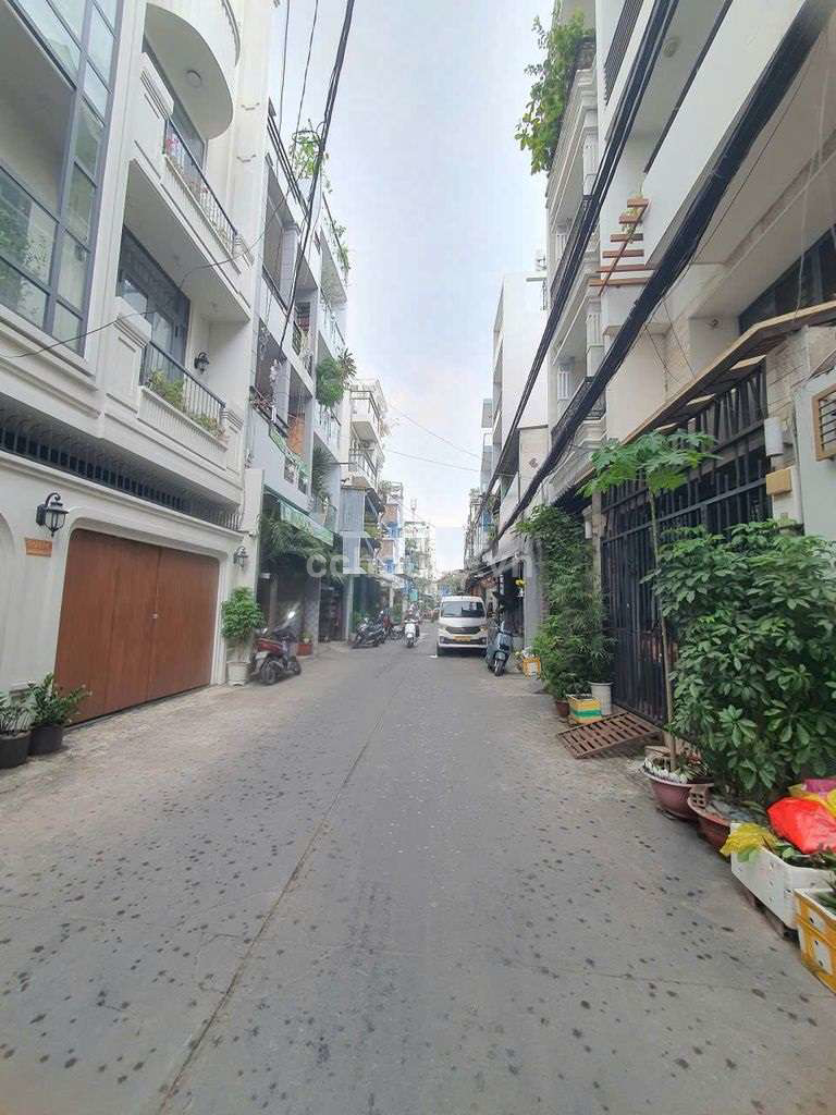 Bán nhà HXH Ông Ích Khiêm, P.Hòa Bình. DT 4x13m, 4 tầng ST