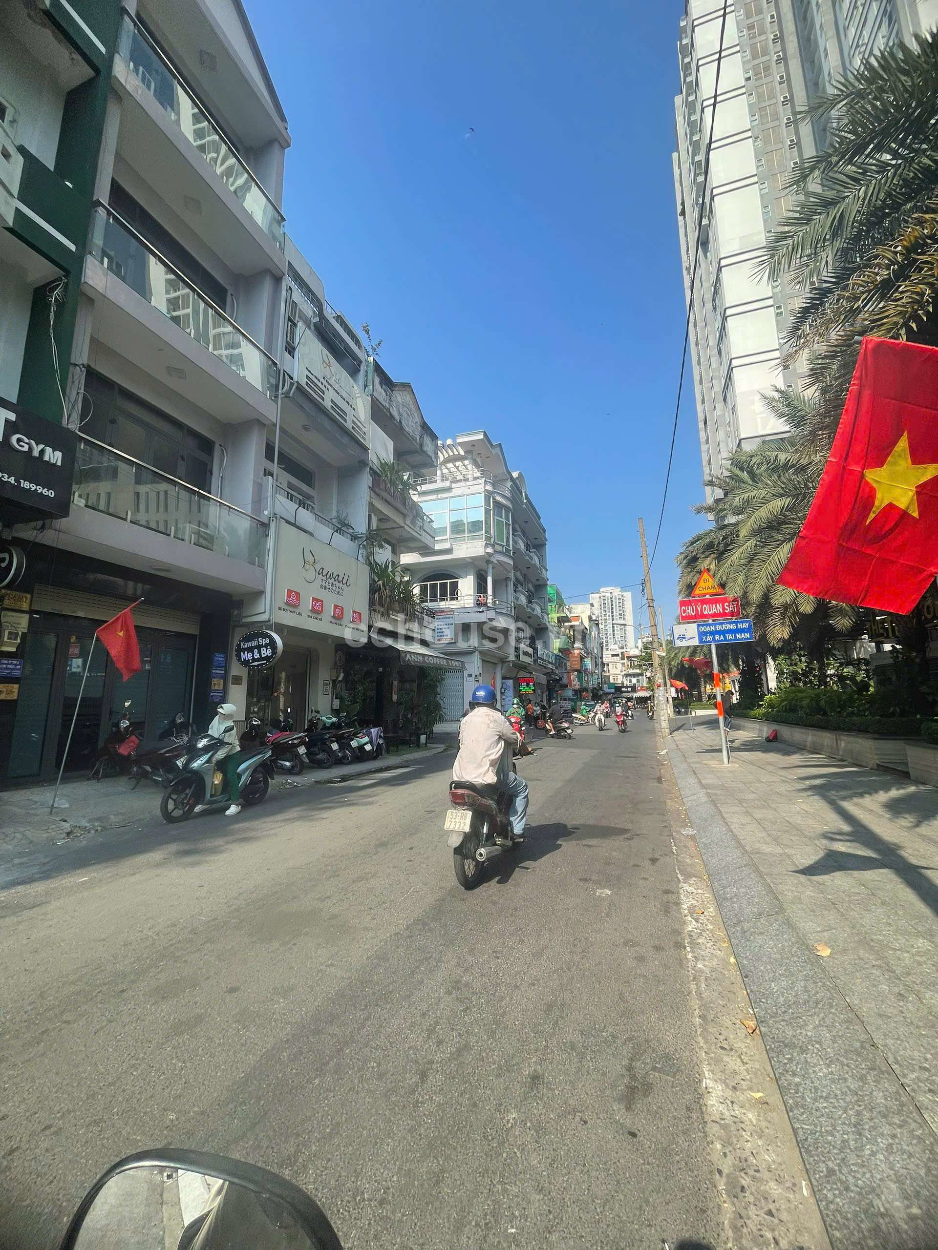 Mat-Tien--Noi-Bo-Ly-Thuong-Kiet-P14-Q10-id10073