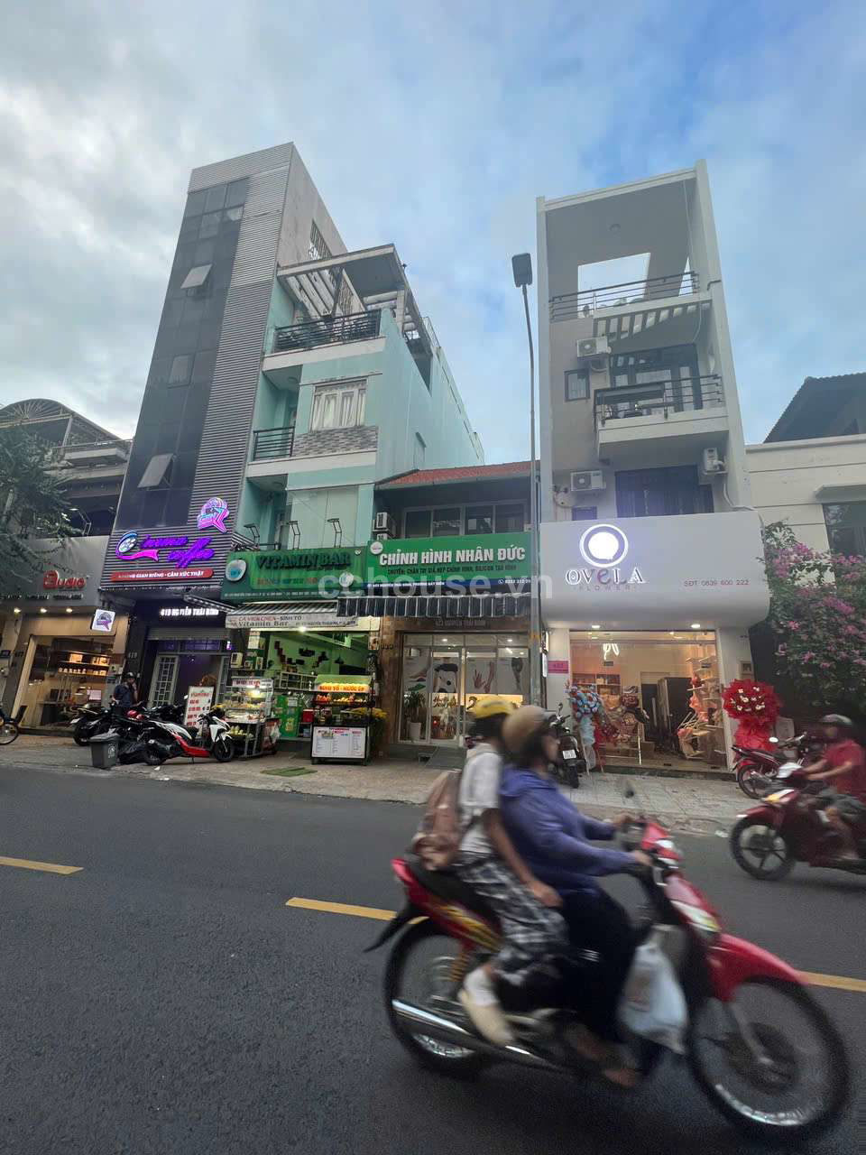 Mat-tien425-Nguyen-Thai-Binh-PBay-Hien--Dien-tich-42m-x-175m-nha-4-tang-gia-225ty-id9833