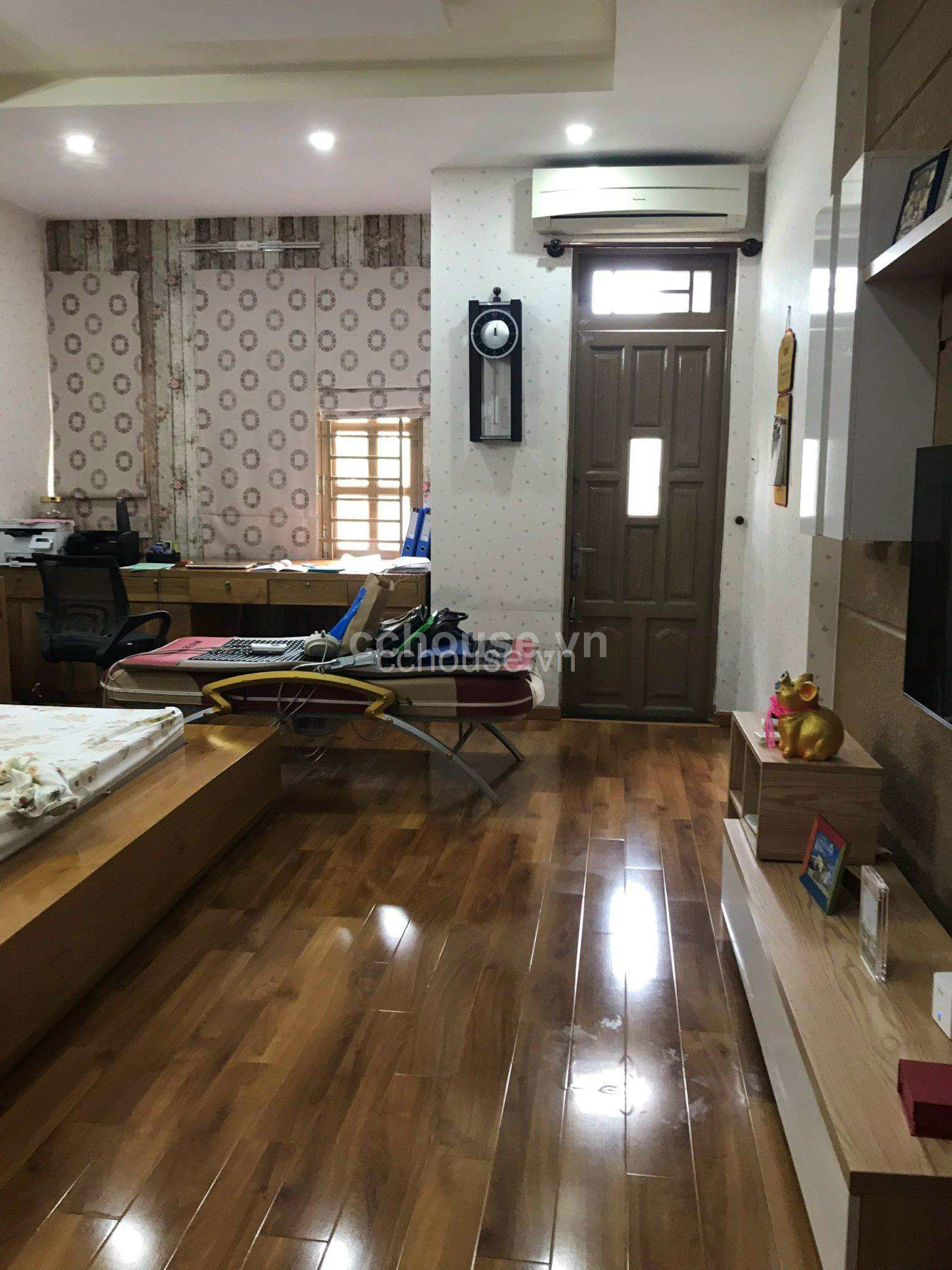 Toà nhà 6 tầng hẻm cao thắng P.12 Q10 . Ngang 5.1m