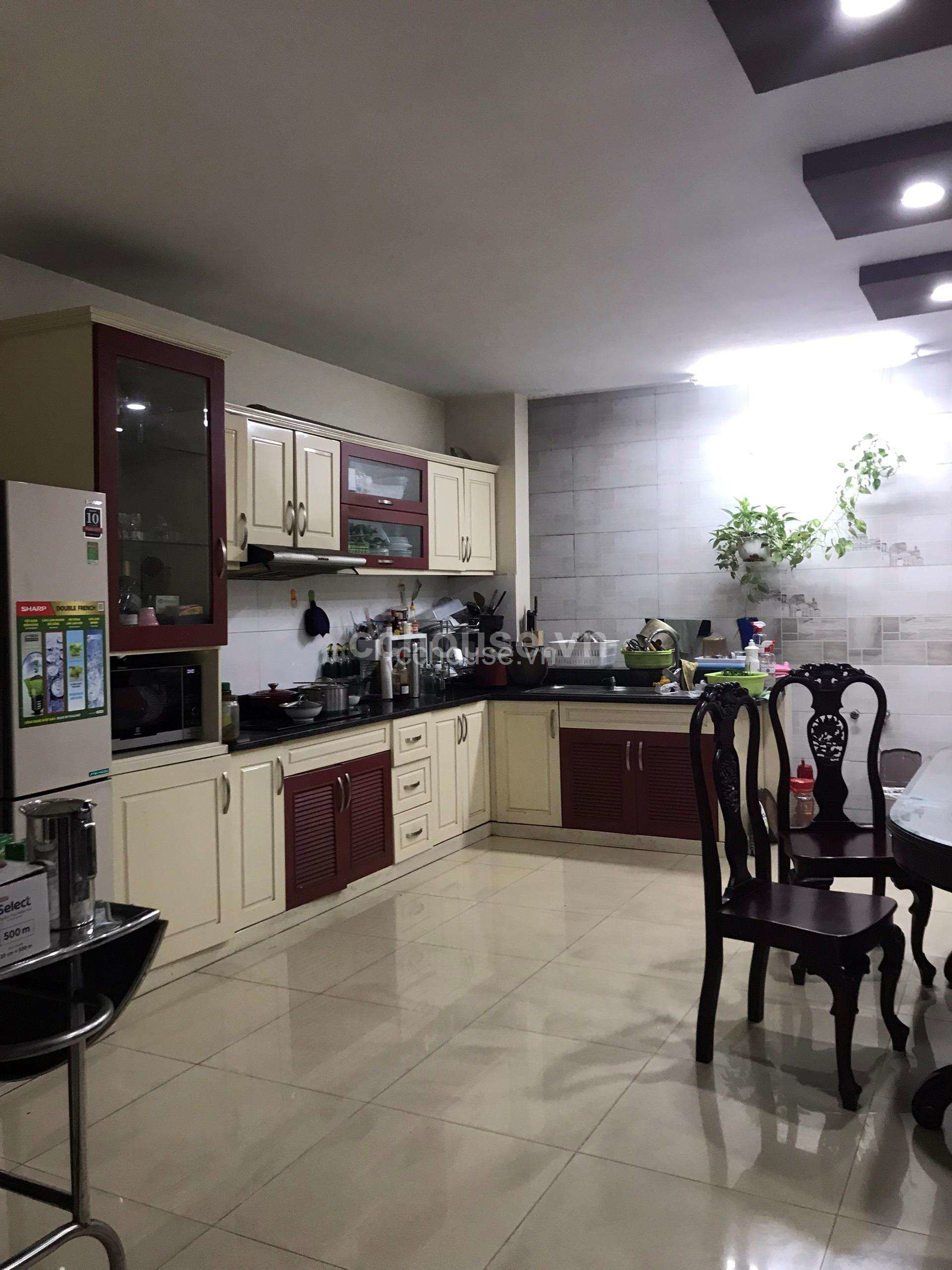 Toà nhà 6 tầng hẻm cao thắng P.12 Q10 . Ngang 5.1m