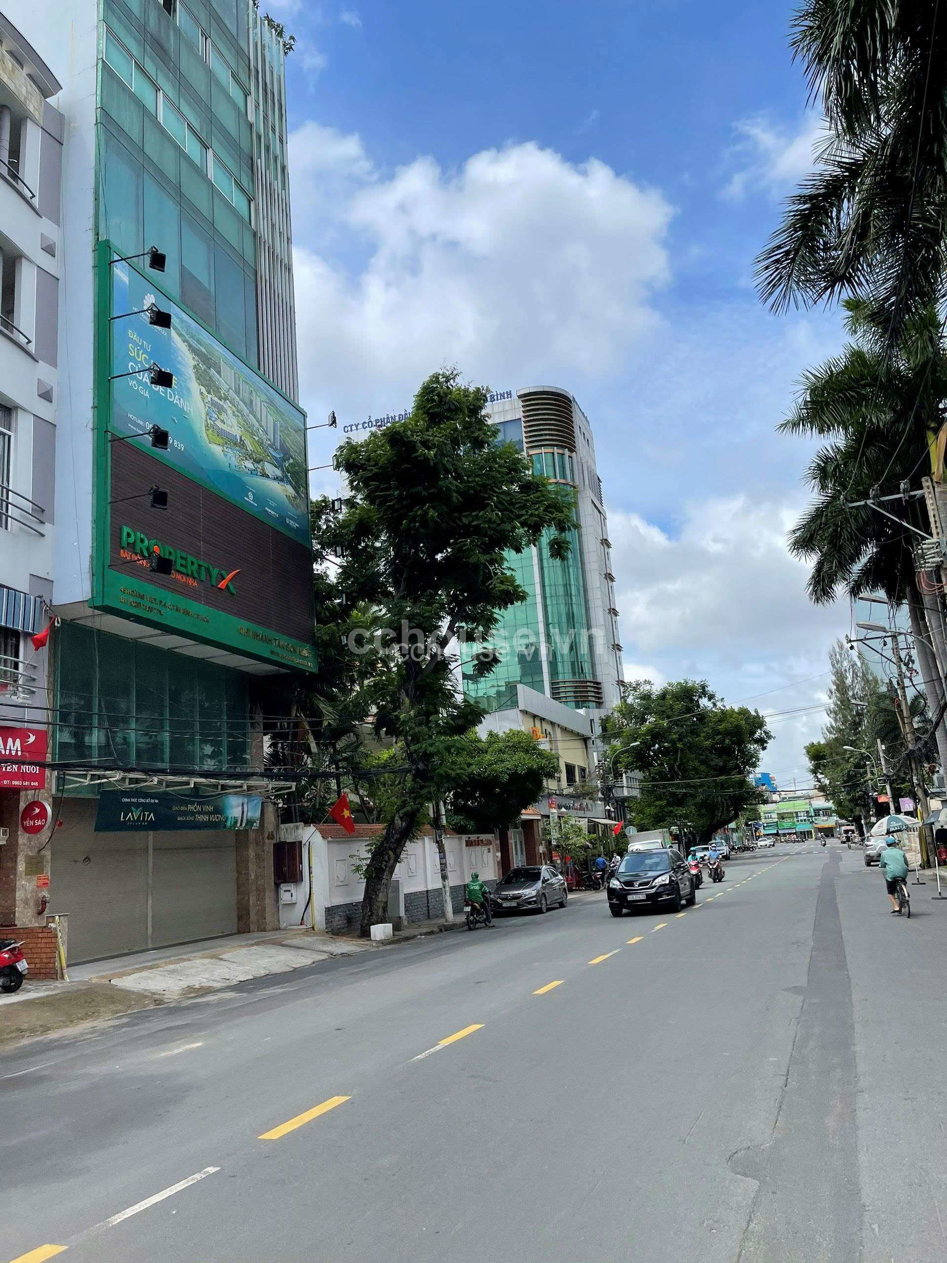 5 Lầu 2 Mặt Tiền dòng Tiền 95 triệu/ tháng Hoàng Việt Quận Tân Bình