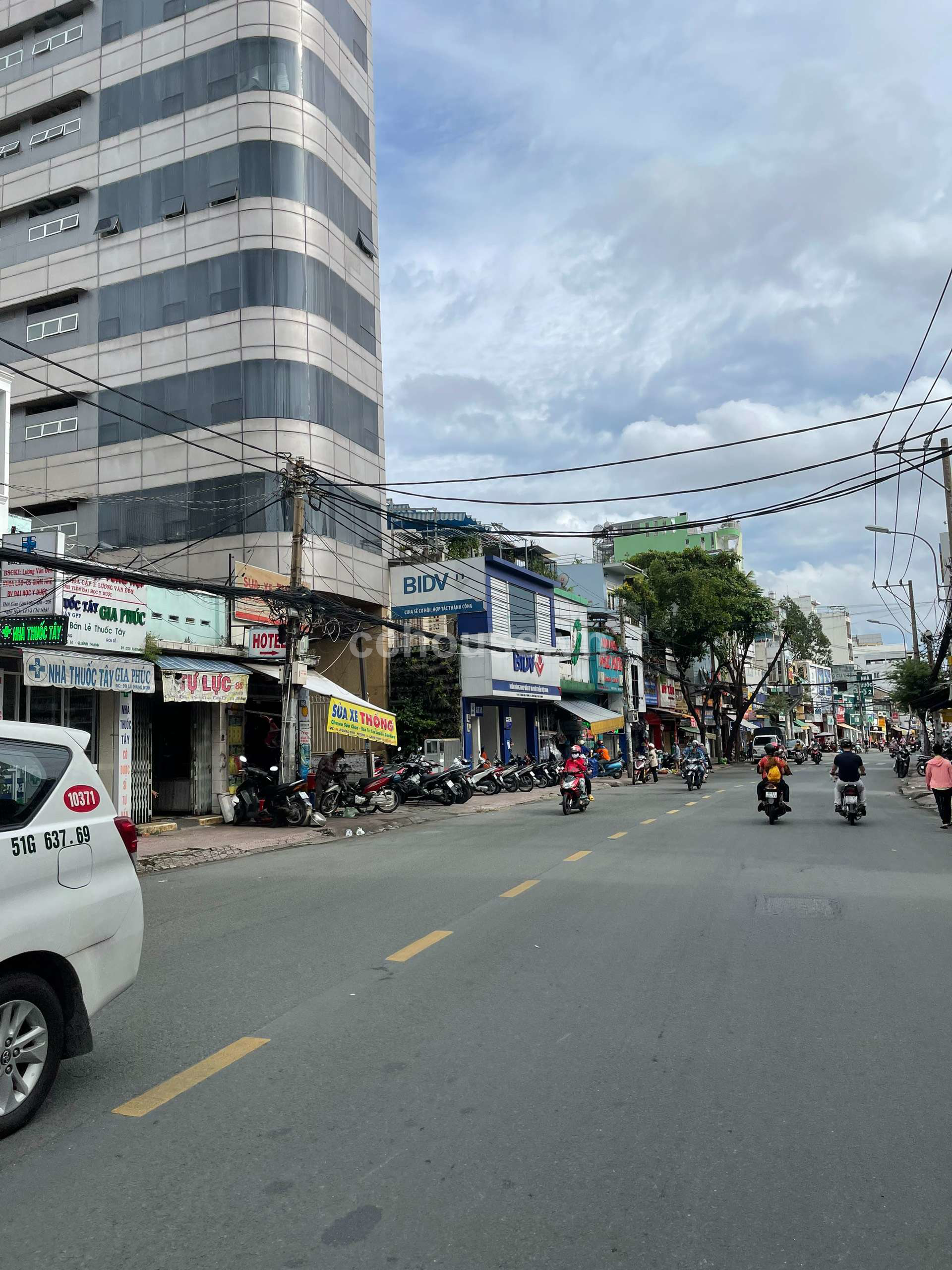 Bán nhà MT Lê Quang Định, P.Gia Định. DT 135m², 3 tầng