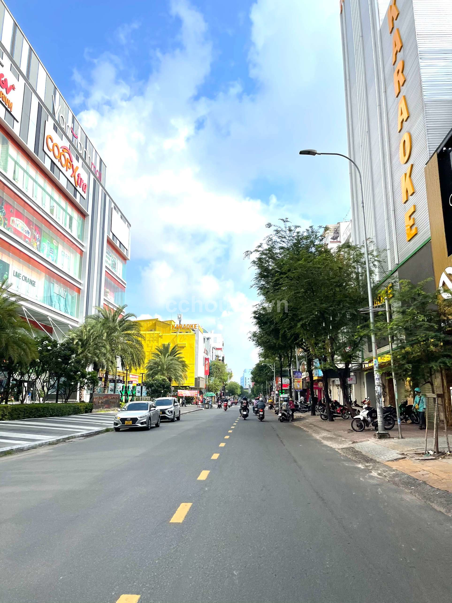 Cho thuê nhà MT Sư Vạn Hạnh, P.Hòa Hưng. DT 8x22m, 5 tầng
