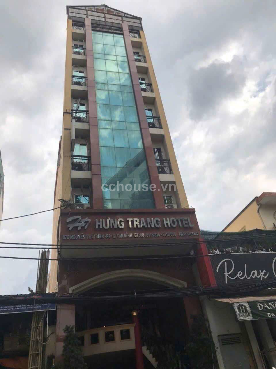 Khách Sạn Tân Sơn Nhất Hầm trệt 6 lầu 31 phòng HĐT 180 triệu còn 4 Năm