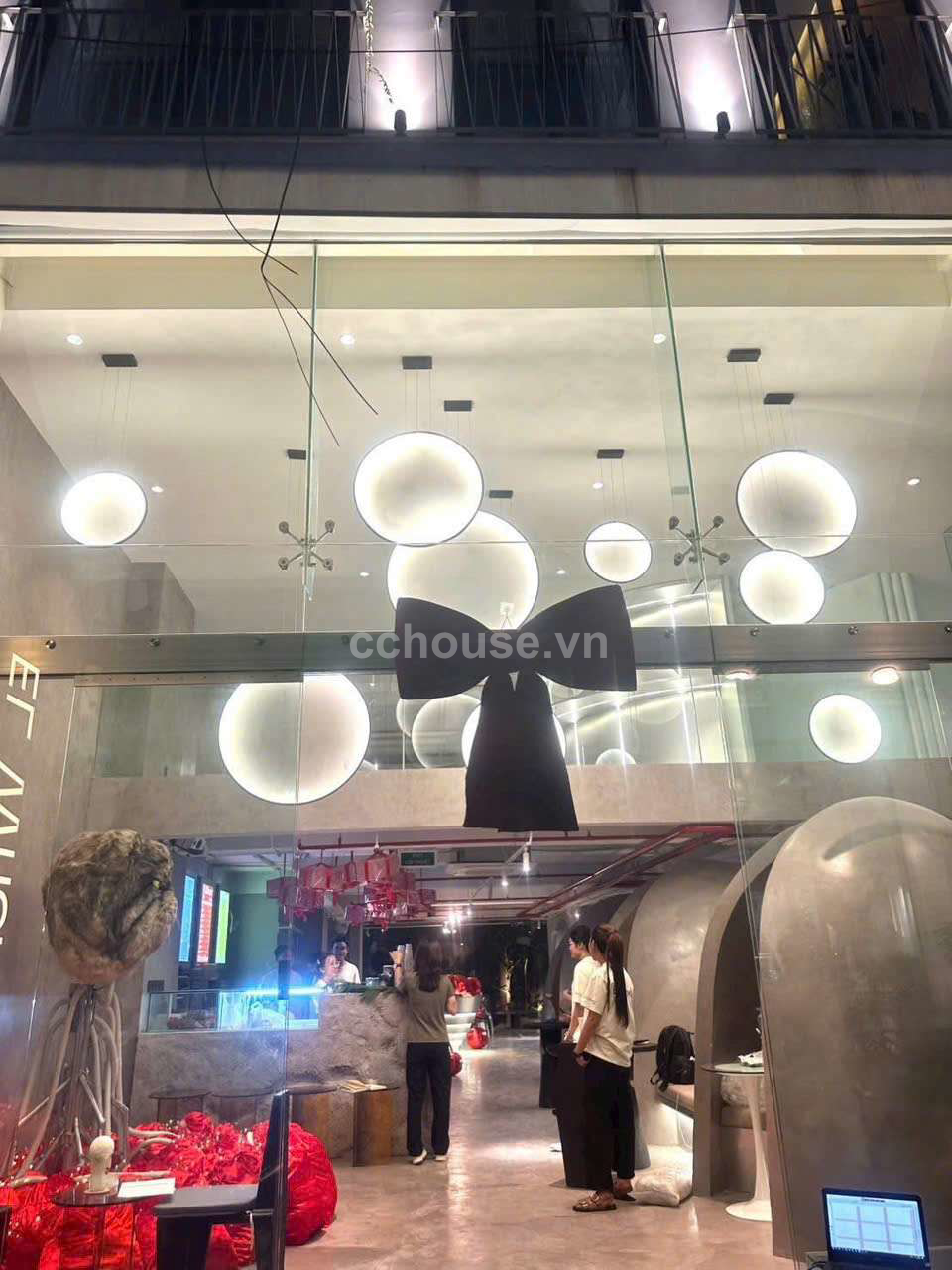 Toà Nhà 12m × 21m, 252,4 m²,1 hầm + 6 lầu sàn: 1.250,2 m²hđ thuê: ~200 triệu/tháng