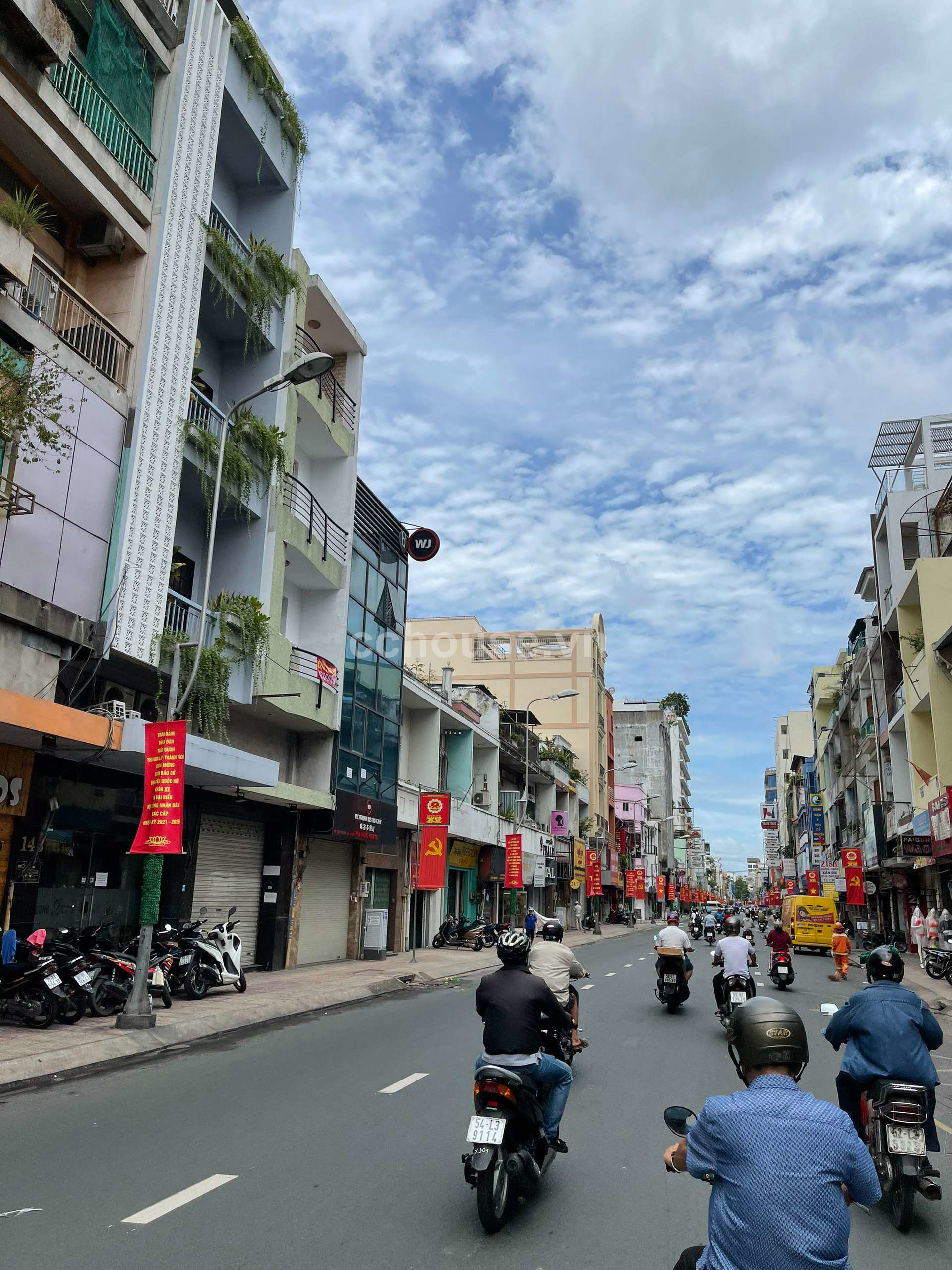 Bán nhà MT Trần Hưng Đạo, P.Chợ Lớn. DT 4x22m, 2 tầng