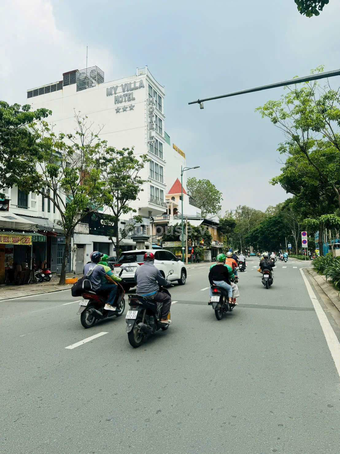 Mặt Tiền Kinh Doanh Hồng Hà . P.2 Q. Tân Bình 