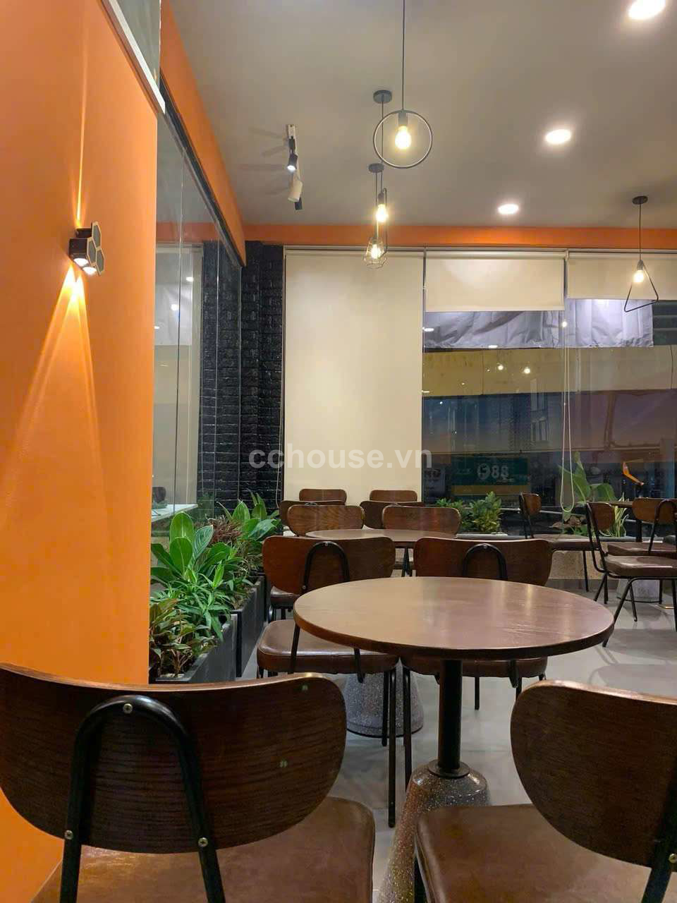 Cho thuê nhà MT Nguyễn Kiệm, P.Hạnh Thông. DT 8.4x11m, 2 tầng