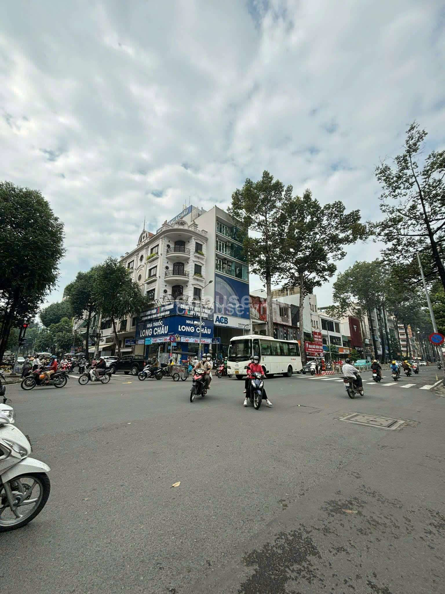 SIÊU PHẨM TÒA NHÀ GÓC 2 MẶT TIỀN TRẦN HƯNG ĐẠO – BÙI HỮU NGHĨA, QUẬN 5 -93.5m² Hầm + 5 Tầng→ 66 tr