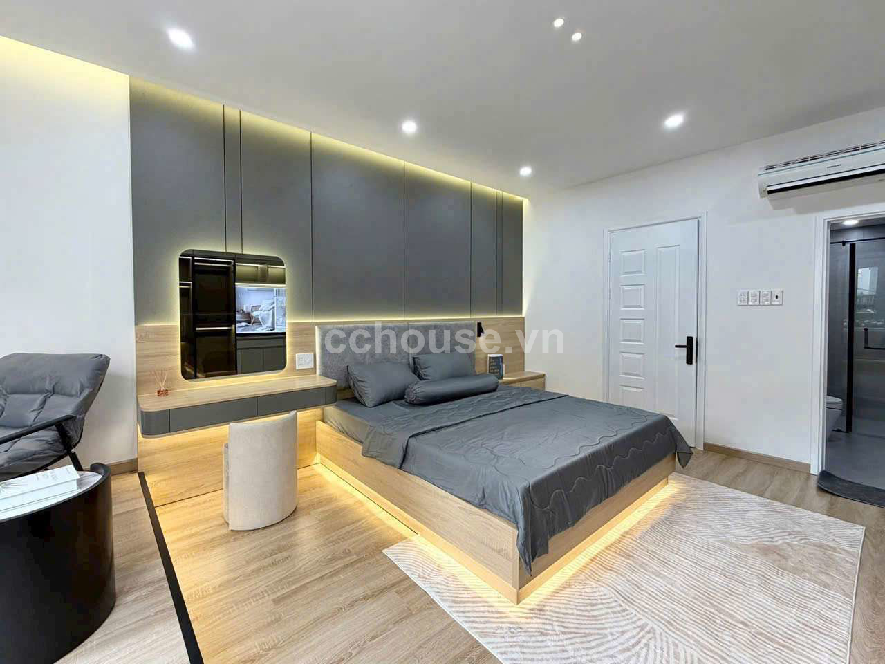 Nhà mới hẻm xe hơi thông Phan Xích Long P.1 Q. Phú Nhuận