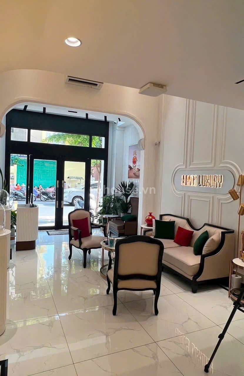 Trần Đình Xu Quận 1 Vị trí trung Tâm 70m2 Hđt 44 triệu
Phù hợp đầu tư xây mới