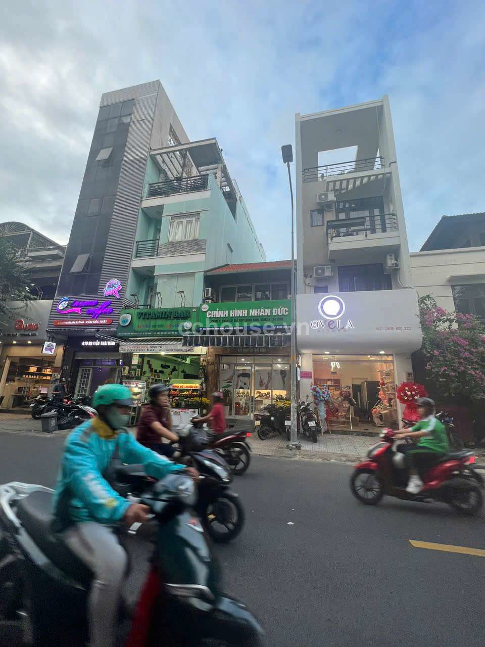 425 Nguyễn Thái Bình Tân Bình 72m2 nhà 4 tầng mới hđt 360 triệu/năm Giá cực tốt