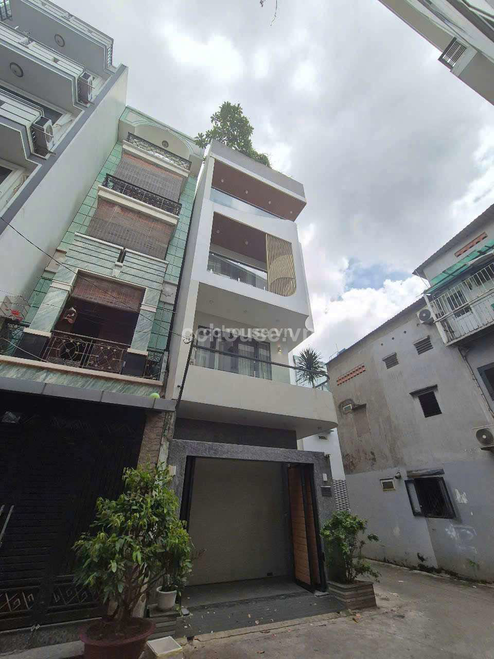 Villas Căn Góc 2 Mặt Tiền Phạm Văn Hai. DT 7.2m*25m - 5 Tầng. Giá Bán : 25 Tỷ TL