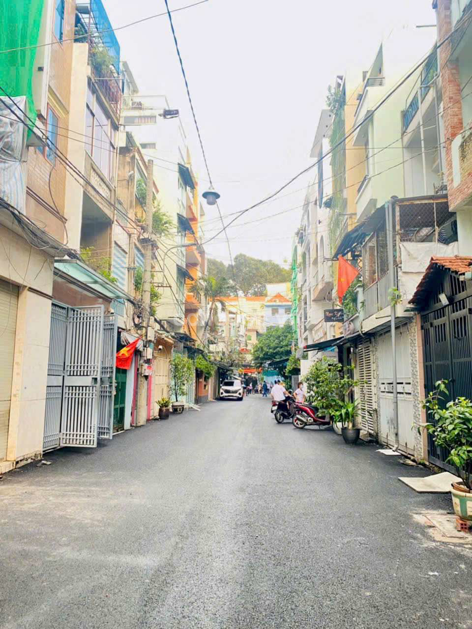 Hẻm nhựa 6m Hoàng Văn Thụ . Q. Tân Bình 