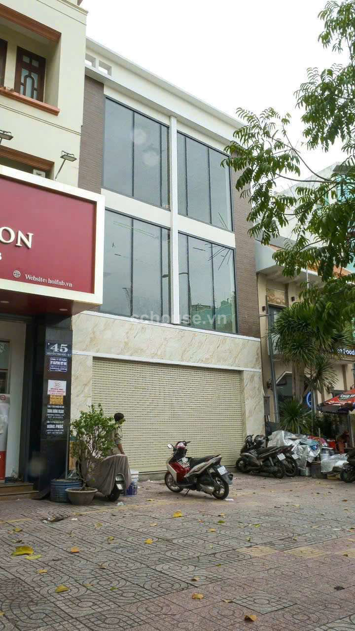 MẶT TIỀN NGUYỄN THÁI HỌC QUẬN 1 136.8m2 ngang 8.8m nở hậu có Hẻm sau Giá cực tốt.