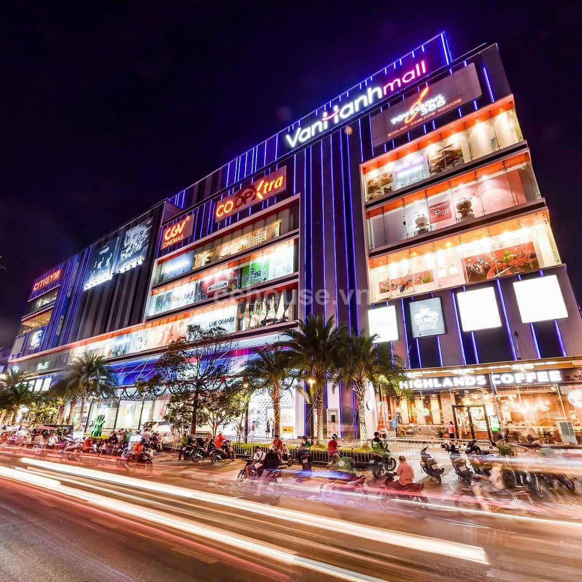 42 Mặt Tiền Sư Vạn Hạnh Quận 10 Trệt 3 Lầu Nhà Mới 80m2 
Kinh Doanh Hoặc Cho Thuê Cực Tốt Vị trí Đep