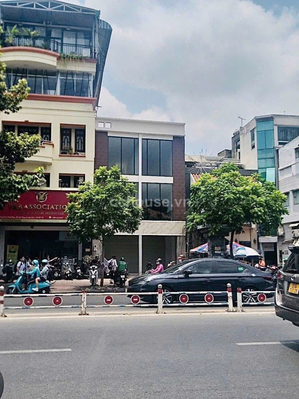 MẶT TIỀN NGUYỄN THÁI HỌC QUẬN 1 136.8m2 ngang 8.8m nở hậu có Hẻm sau Giá cực tốt.