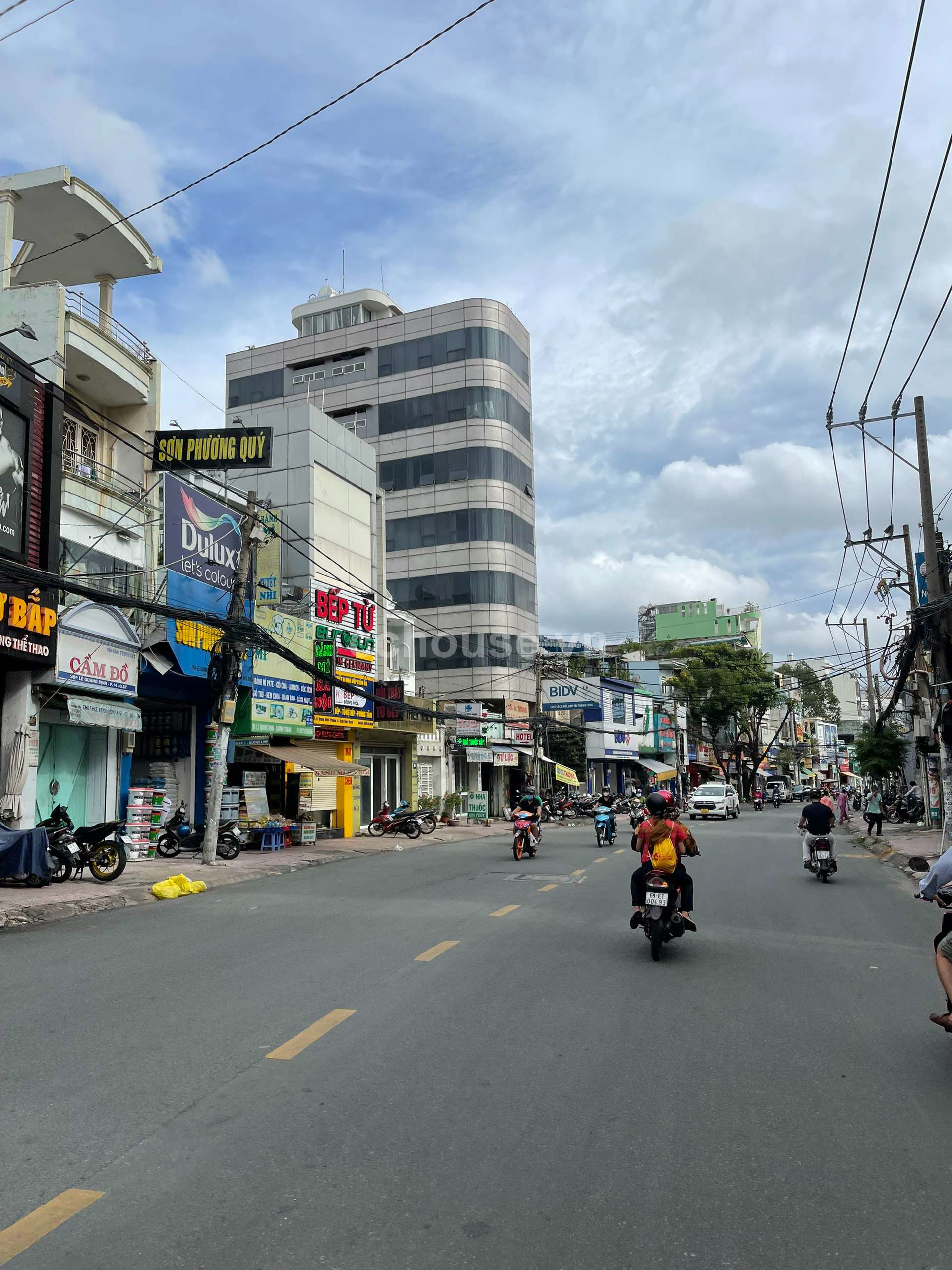 Bán nhà MT Lê Quang Định, P.Gia Định. DT 135m², 3 tầng