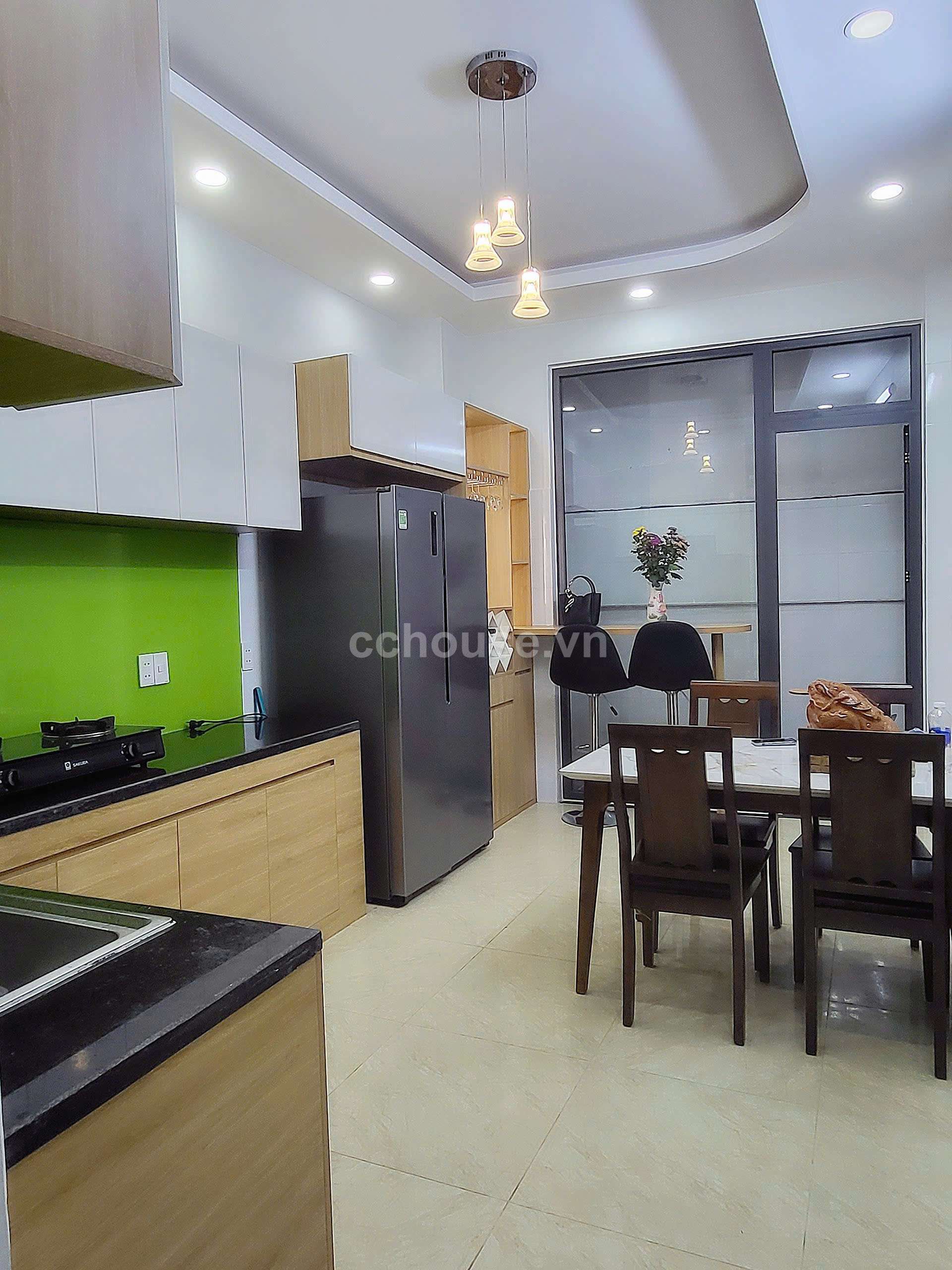 Nhà hẻm xe hơi ngay Phan Đăng Lưu .Q. Phú nhuận . Nhà mới vào ở ngay