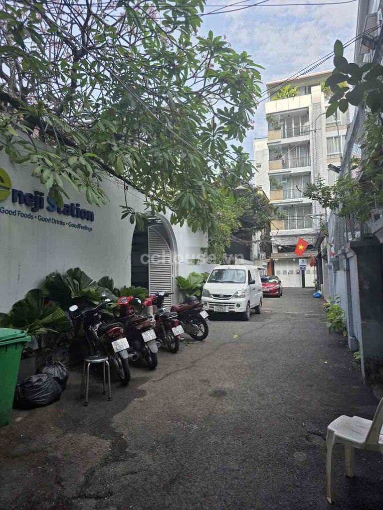 Bán nhà Nguyễn Thị Minh Khai, P.Bàn Cờ. DT 13x18m, 2 tầng