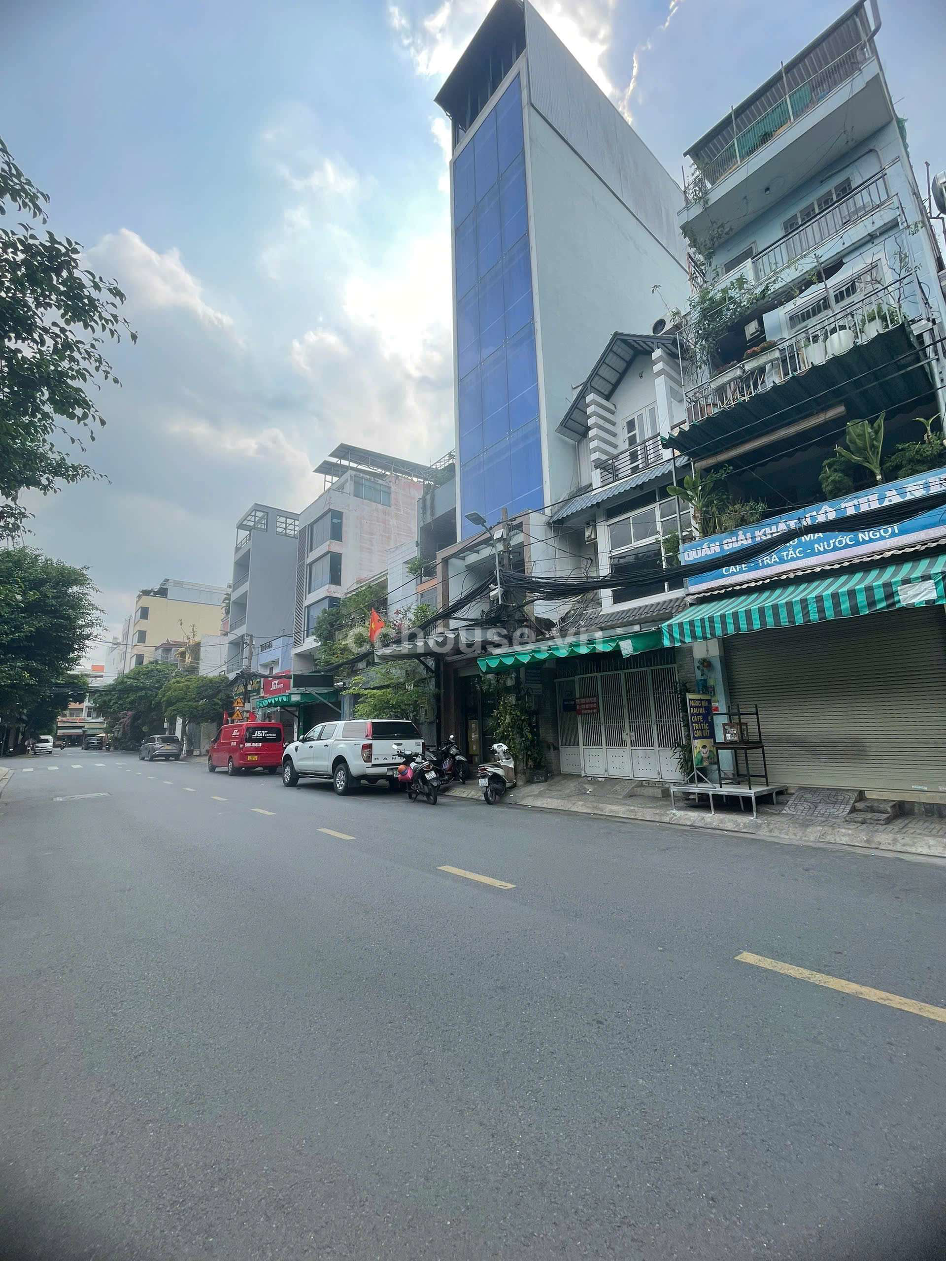 Siêu vị trí Mặt Tiền Kinh Doanh ngang 5 m . Có Hầm Phổ Quang P.2 . Phú Nhuận
