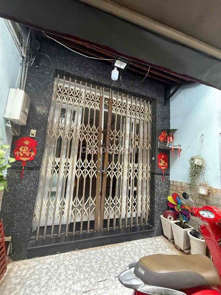 Bán nhà hẻm 18B Nguyễn Thị Minh Khai, P.Sài Gòn. DT 3.1x11m, 5 tầng