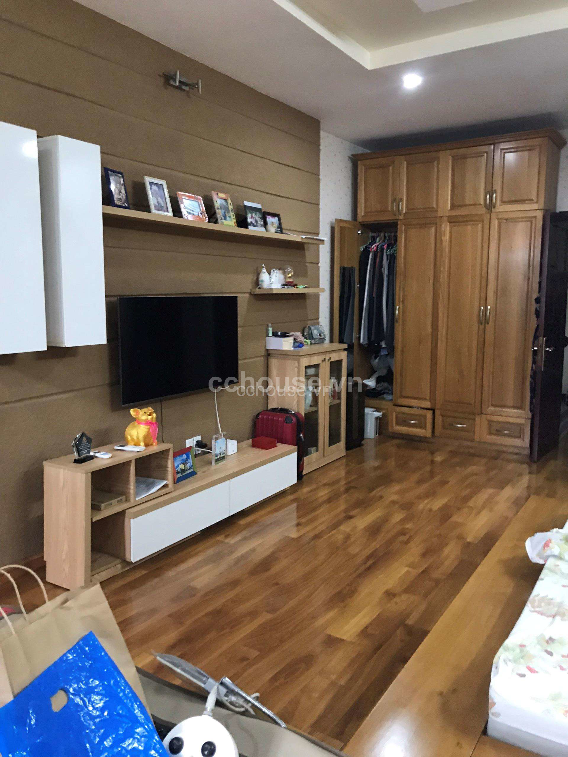 Toà nhà 6 tầng hẻm cao thắng P.12 Q10 . Ngang 5.1m