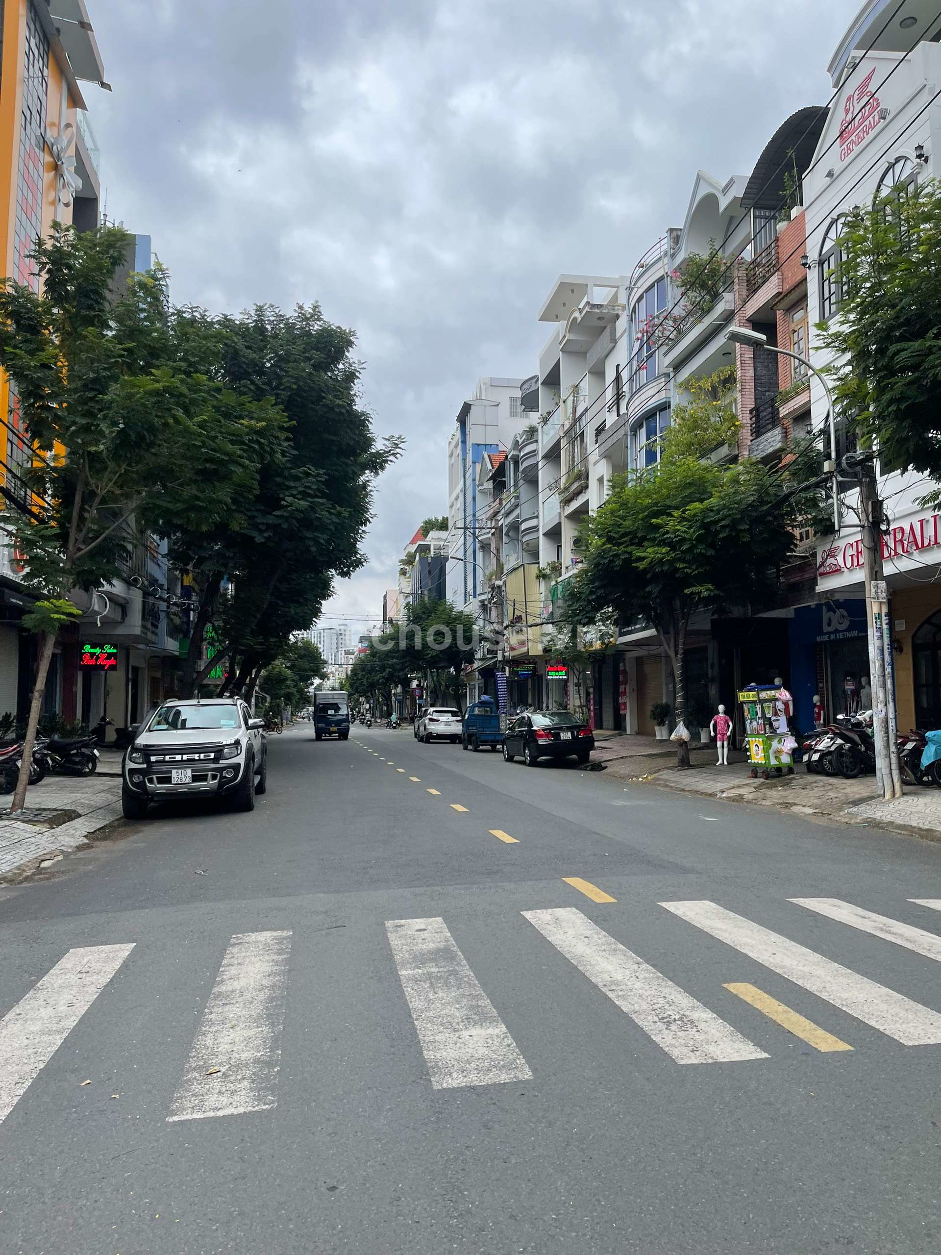 Cho thuê NCMT Nguyễn Hồng Đào, P.Tân Bình. DT 4x25m, 4 tầng