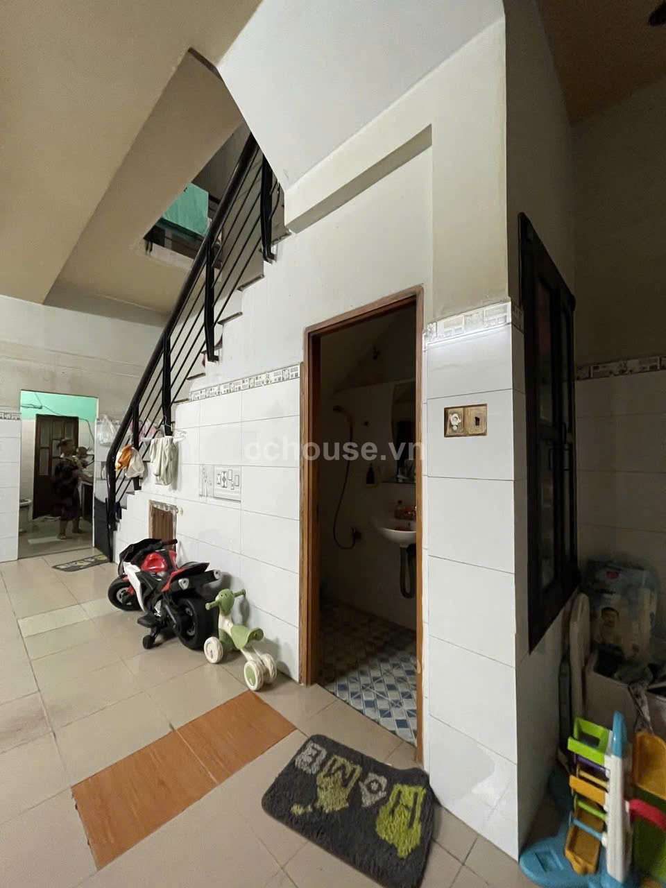CÁCH MẶT TIỀN 1 CĂN - LÝ THƯỜNG KIỆT P14 QUẬN 10 - LÔ GÓC 2 MẶT HẺM XE Ô TÔ ĐỖ CỬA 
- DT: 88M2 