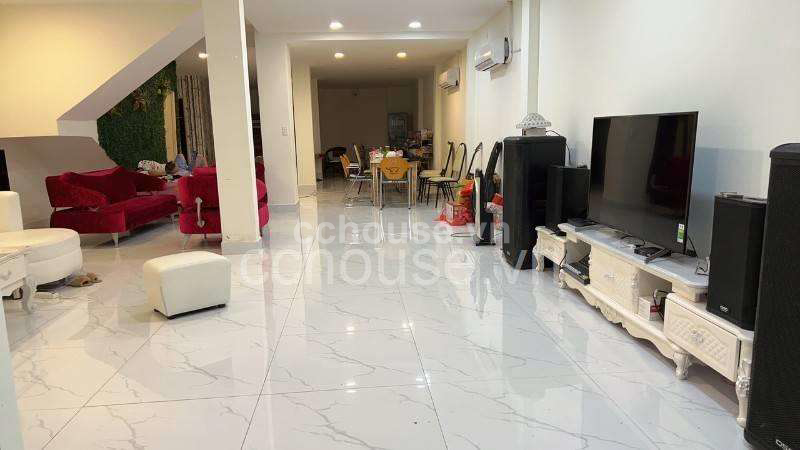 Sieu-Biet-thu-Hem-xe-hoi-Cach-Mang-thang-8-P13-Q10-id10023