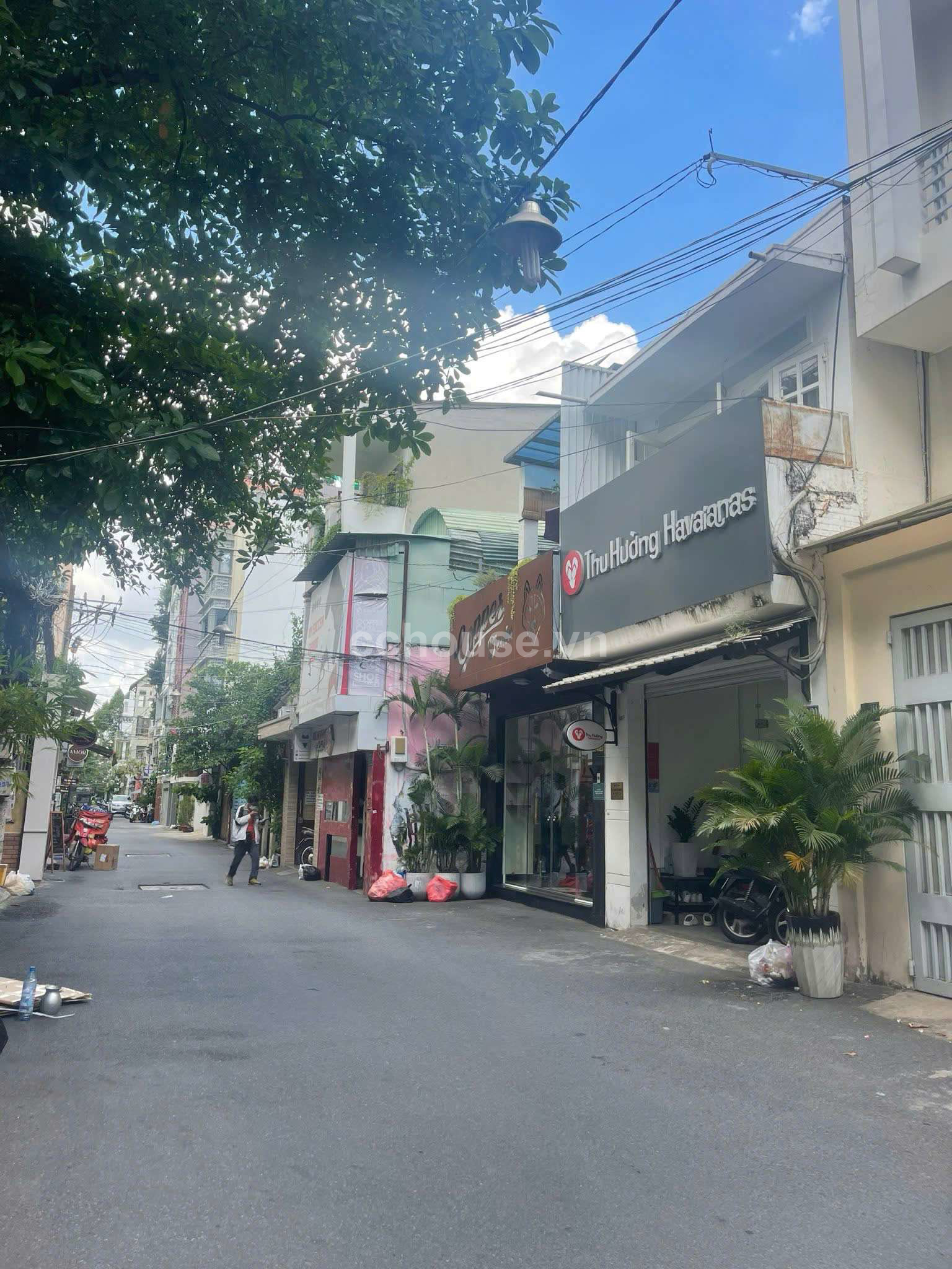 Hẻm VIP 351 Lê Văn Sỹ, P13, Quận 3 ( DT : 8 X 20,5m )