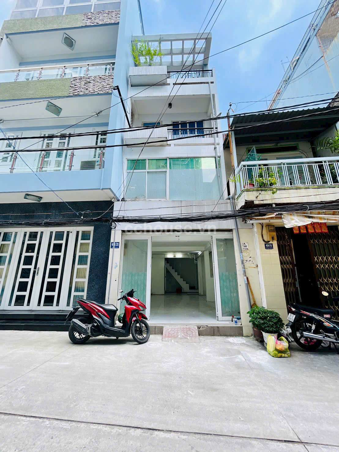 NHÀ 5 TẦNG HẺM XE HƠI HOÀ HẢO Q10