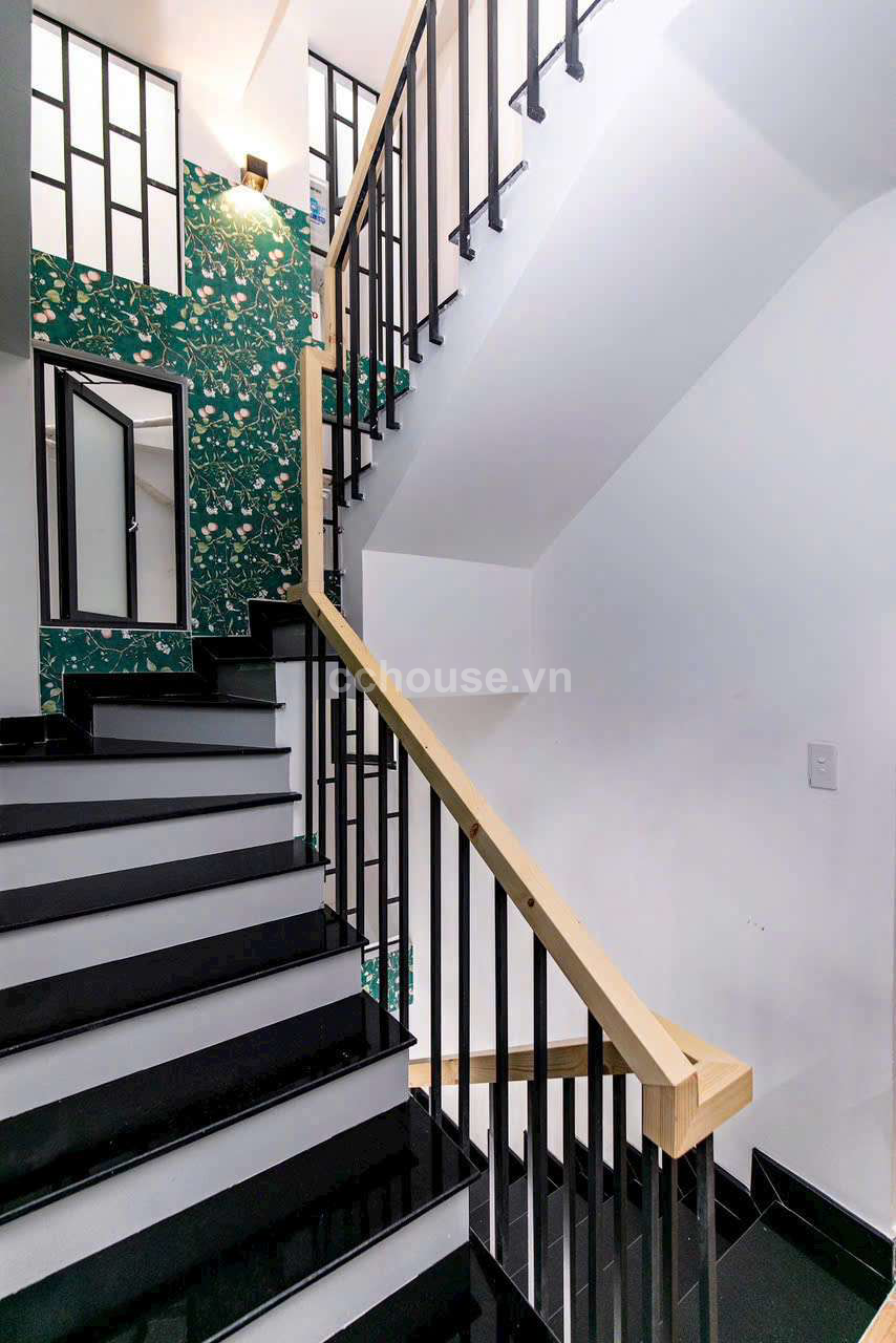 Toà CHDV Duy nhất Phú nhuận còn sót lại. Nở hậu :8m .Giá hời