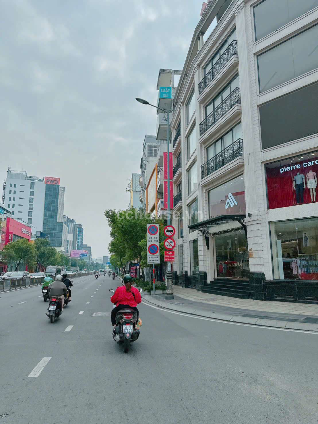  HÀNG HIẾM – MẶT TIỀN TRỤC VÀNG NGUYỄN VĂN TRỖI 