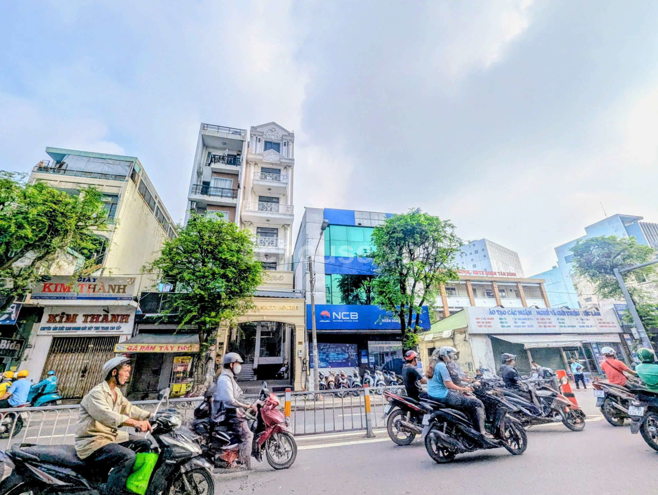 Góc 2MT Đường Trường Chinh - Phường Tân Bình (P14 , Q.TB cũ)
HDT 120tr/th