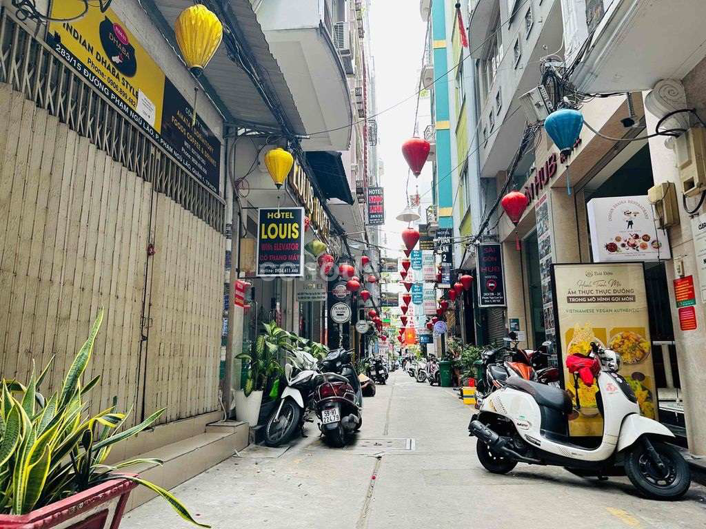 Nhà HXH 283 Phạm Ngũ Lão. DT 4x14m, 3 tầng