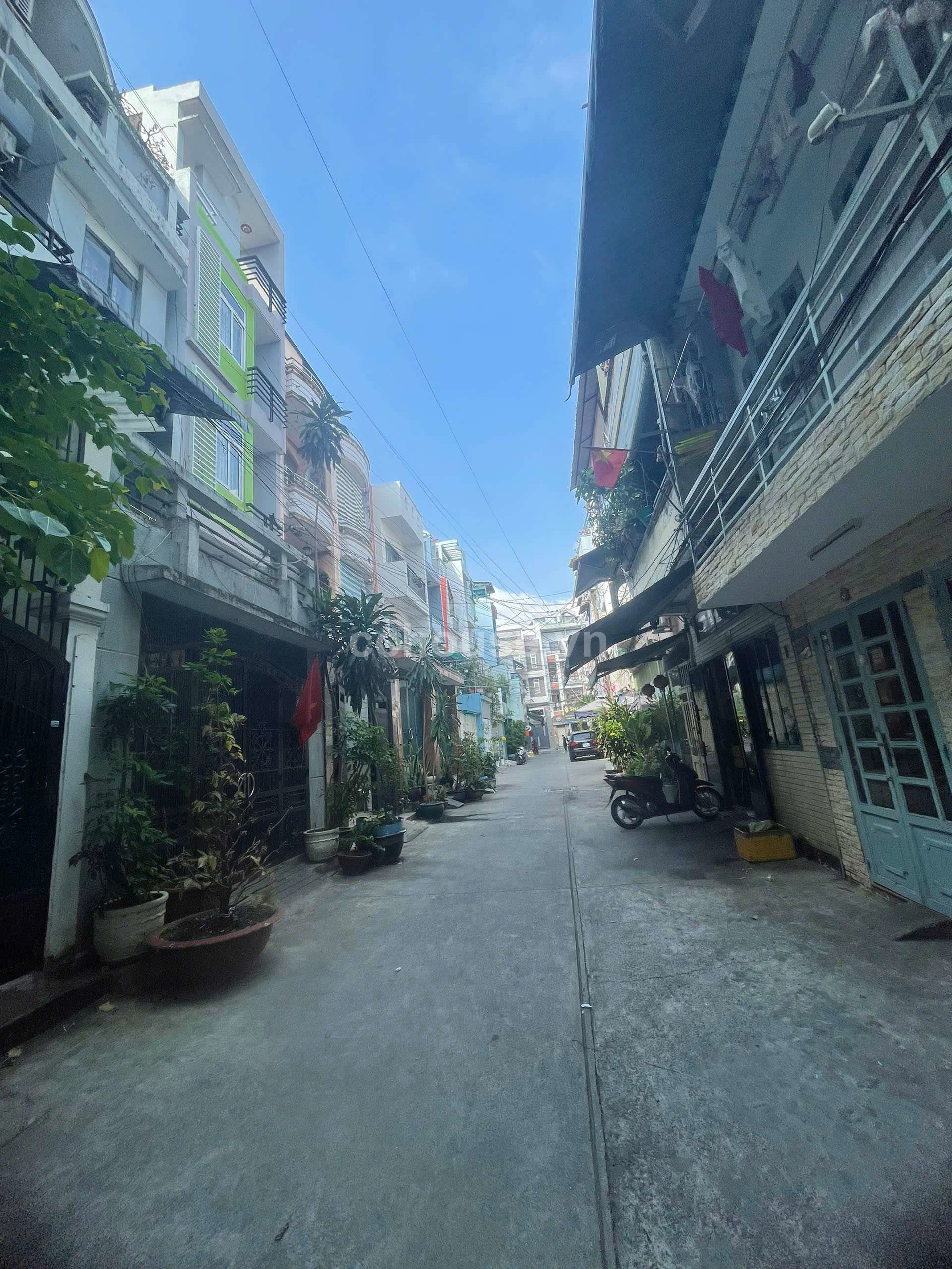 Toa-nha-6-tang-Hem-xe-hoi-Ly-Thuong-Kiet-ngang-5m--Gia-duoi-14-ty-id10118