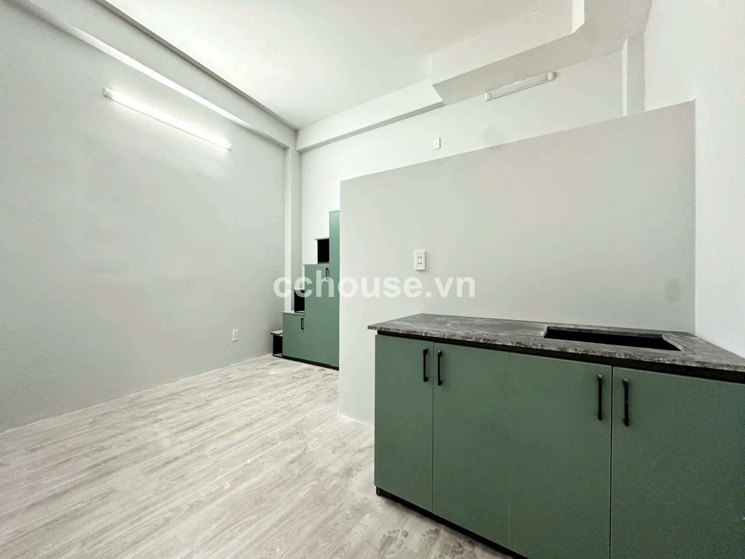 Căn Hộ Dịch Vụ Ngang gần 6m ngay trung tâm Q.10 .