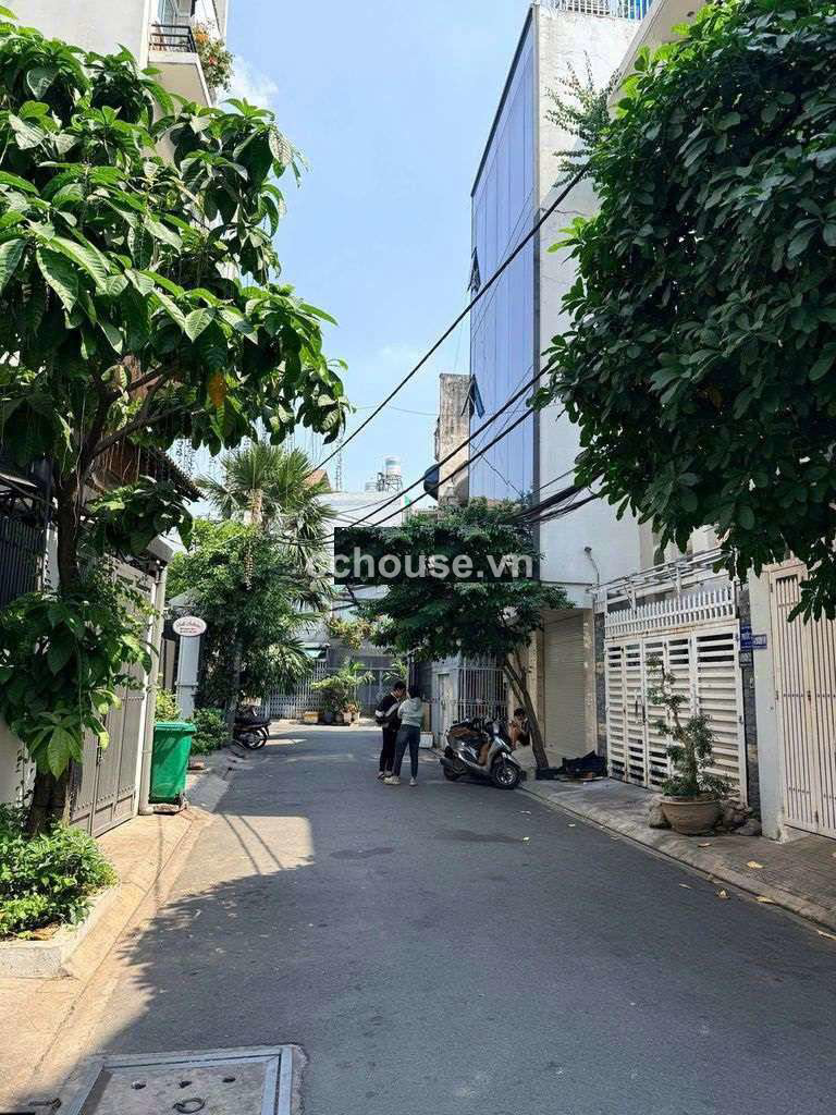 Hẻm XH khu Bàu cát. DT 6m❌16m. Kết cấu 4 tầng có - thang máy. Giá 18.5 tỷ