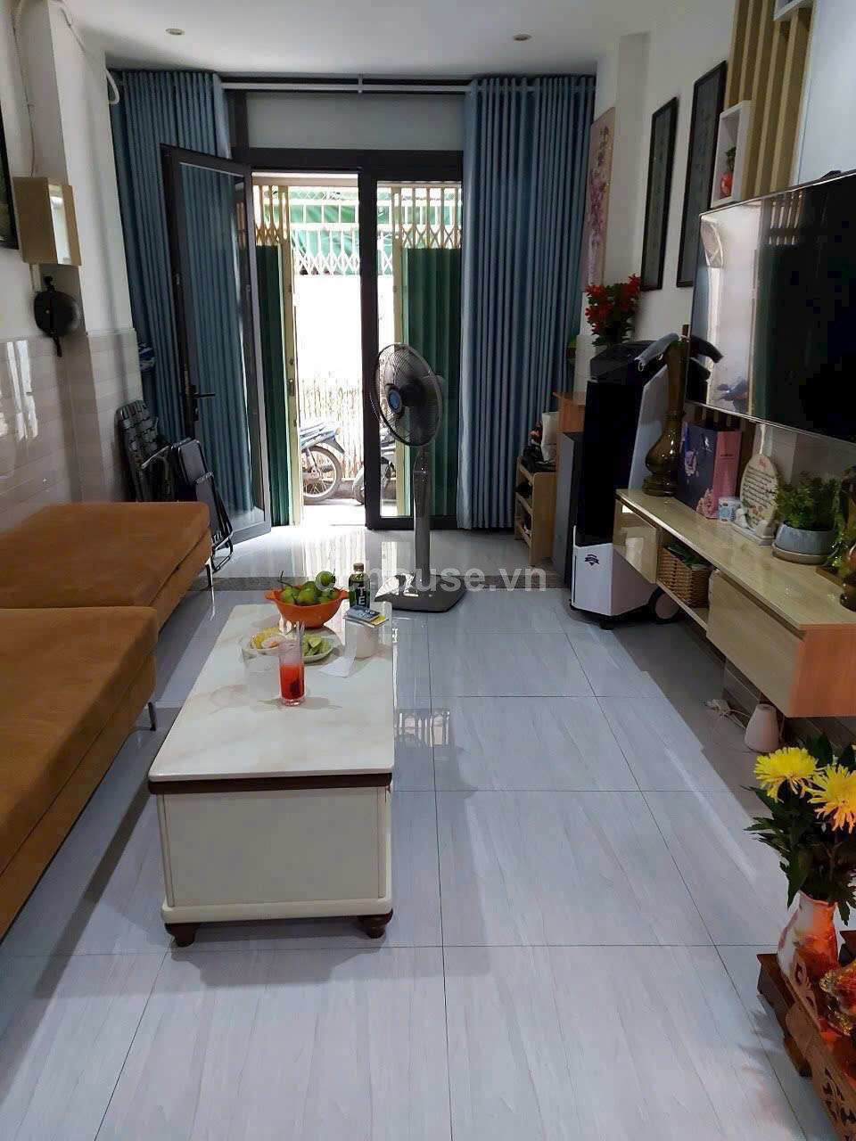 Bán nhà Tô hiên thành, Q10. DT  3m x 10m. 1trêt 3L sân thượng. Giá chỉ 5ty5