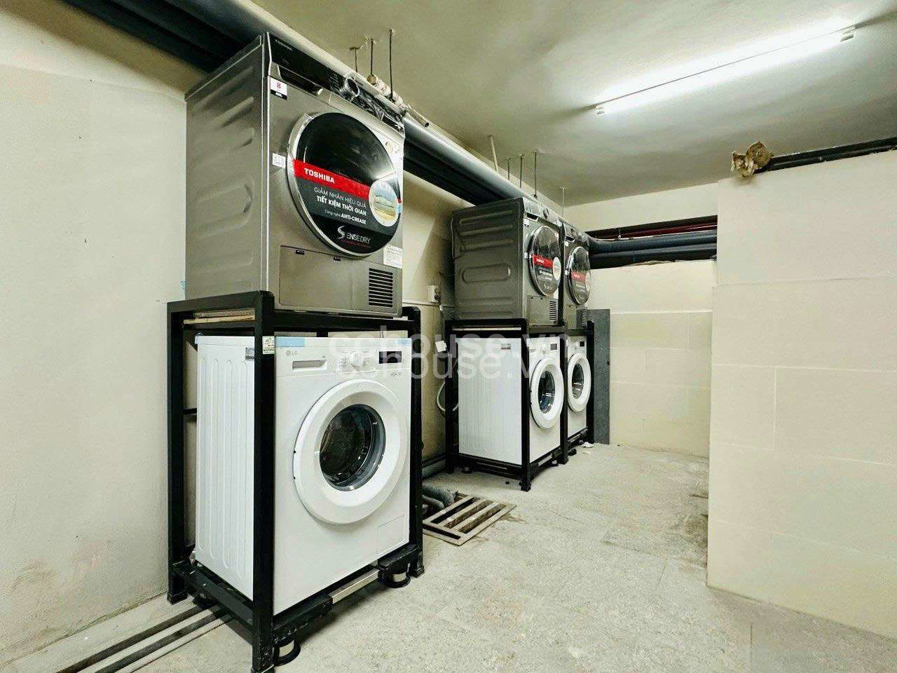 Giảm giá bán nhanh  từ 65 tỷ về giá 57.5 tỷ: Toà Nhà Mặt Tiền đường Lạc Long Quân