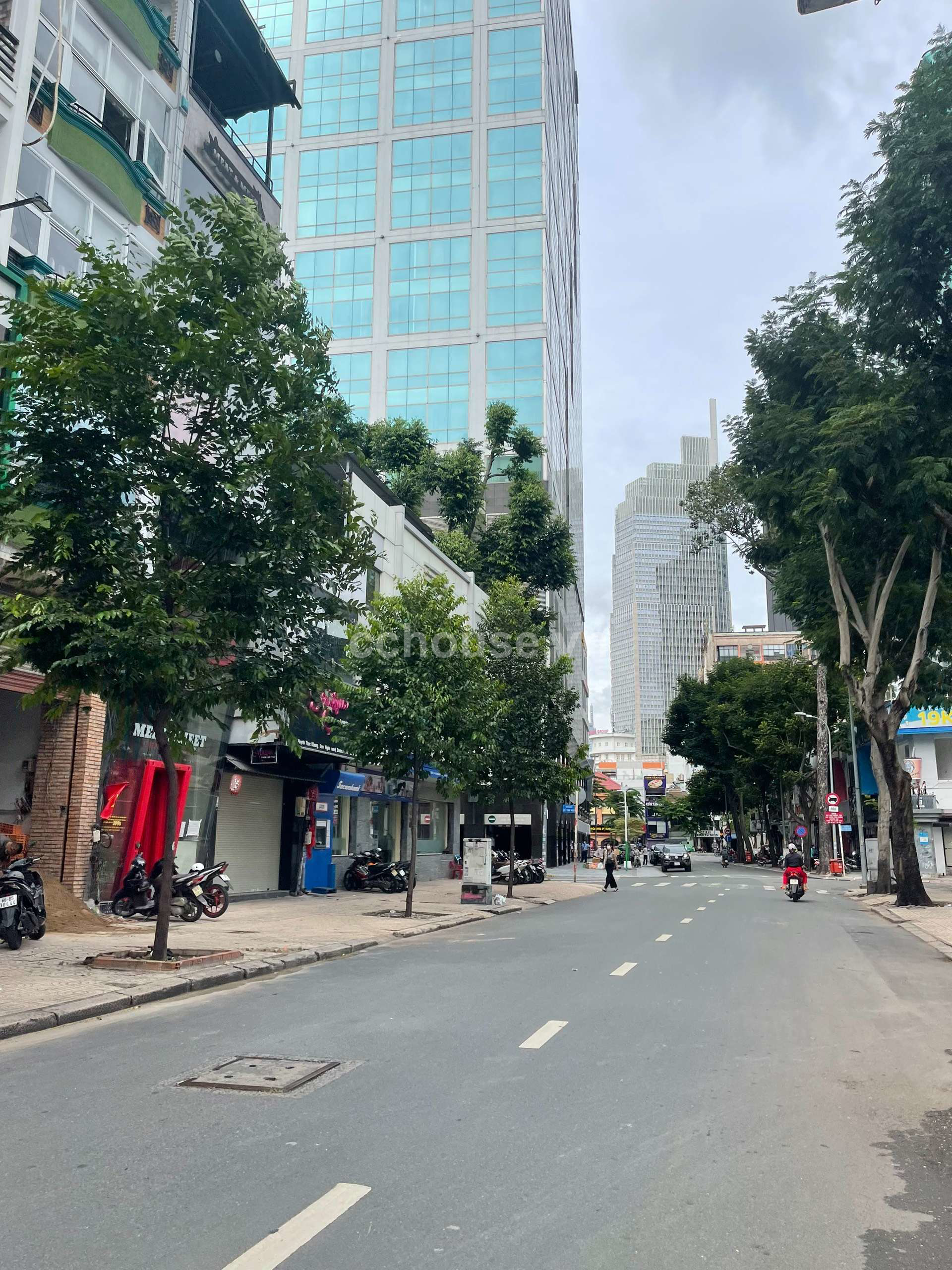 Cho thuê nhà NCMT Huỳnh Thúc Kháng, P.Sài Gòn. DT 4x16m, 4 tầng