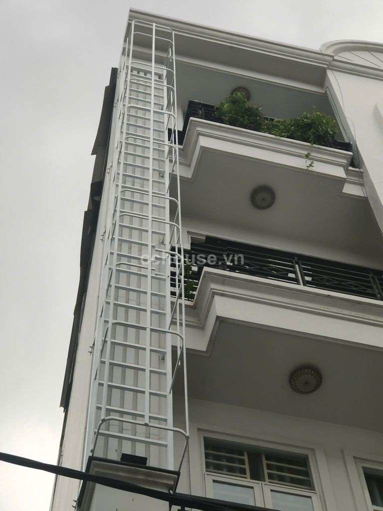 Tòa nhà CHDV Nguyễn Phúc Chu, P.Tân Sơn. DT 9x19m, 4 tầng thang máy