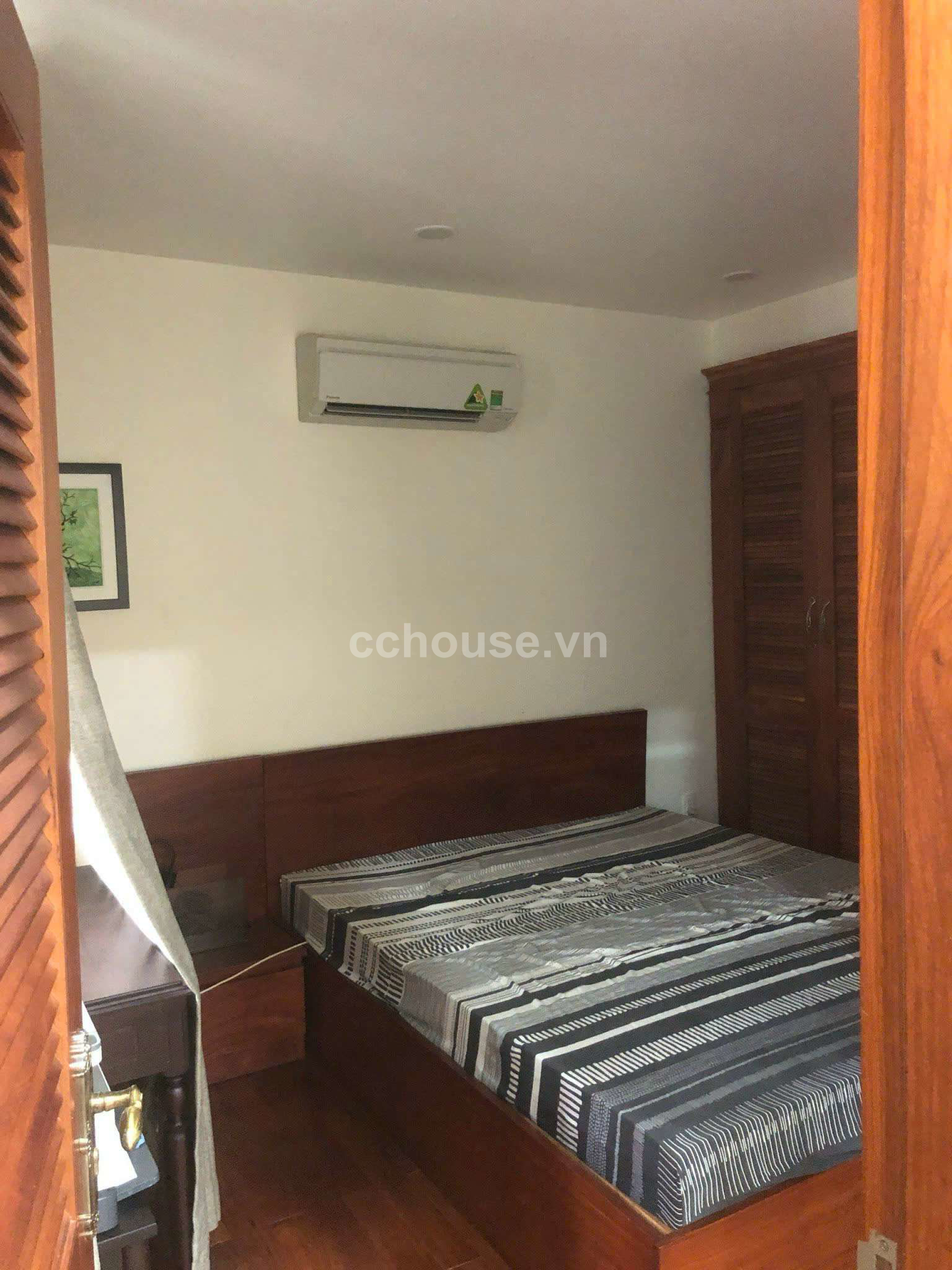 Hẻm VIP 351 Lê Văn Sỹ, P13, Quận 3 ( DT : 8 X 20,5m )
