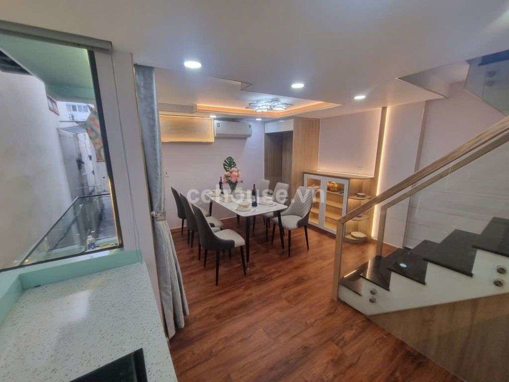 Nha-Hiem-Hem-126-Nguyen-Cu-Trinh-Quan-1DT-35m-x-5m4-tang-ST-id10201
