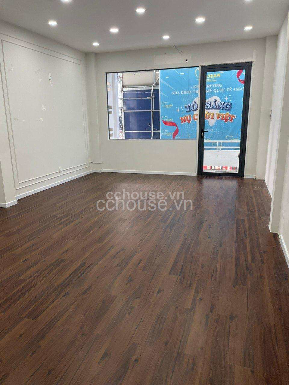 Nhà MT Vị Trí Đẹp Đường Lý Chính Thắng Quận 3_4 lầu DT sàn 302m2 HĐT 50tr/ tháng 