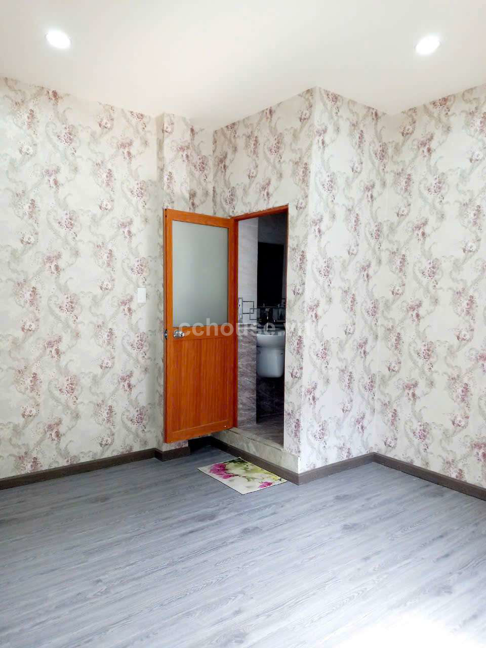 Bán Nhà Hẻm XH 387 Huỳnh Văn Bánh Phường 11 Tân Bình DT 5.5m x 23m_2 lầu HĐT 40tr/ tháng