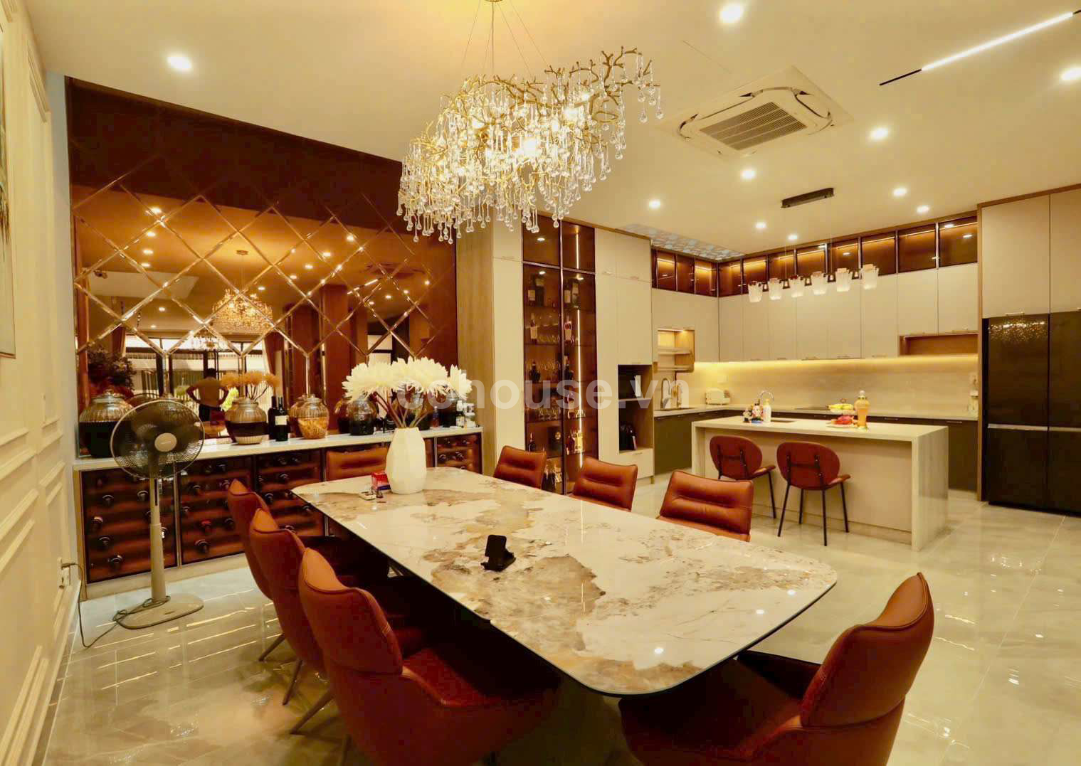 Bán biệt thự đường Nguyễn chí Thanh Q5 ( đoạn gần Hùng Vương)